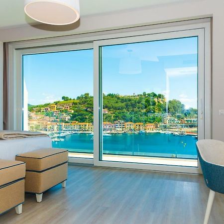 Hotel Plaza Porto Azzurro Extérieur photo