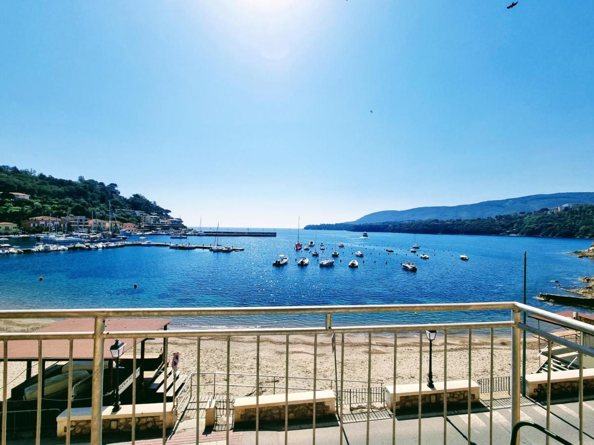 Hotel Plaza Porto Azzurro Extérieur photo
