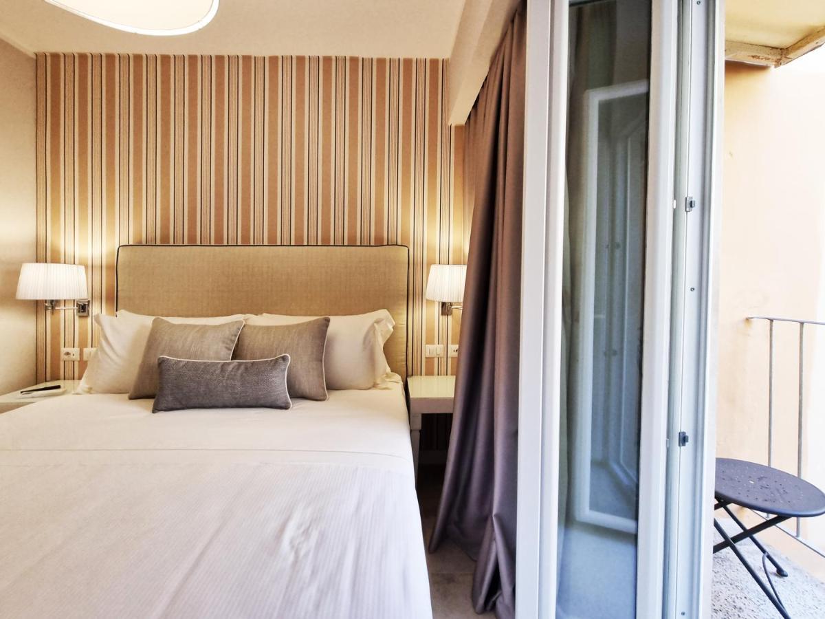 Hotel Plaza Porto Azzurro Extérieur photo
