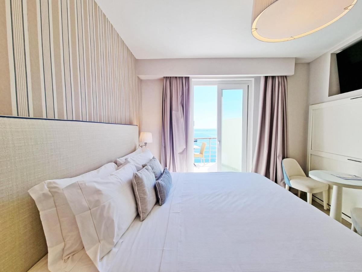 Hotel Plaza Porto Azzurro Extérieur photo