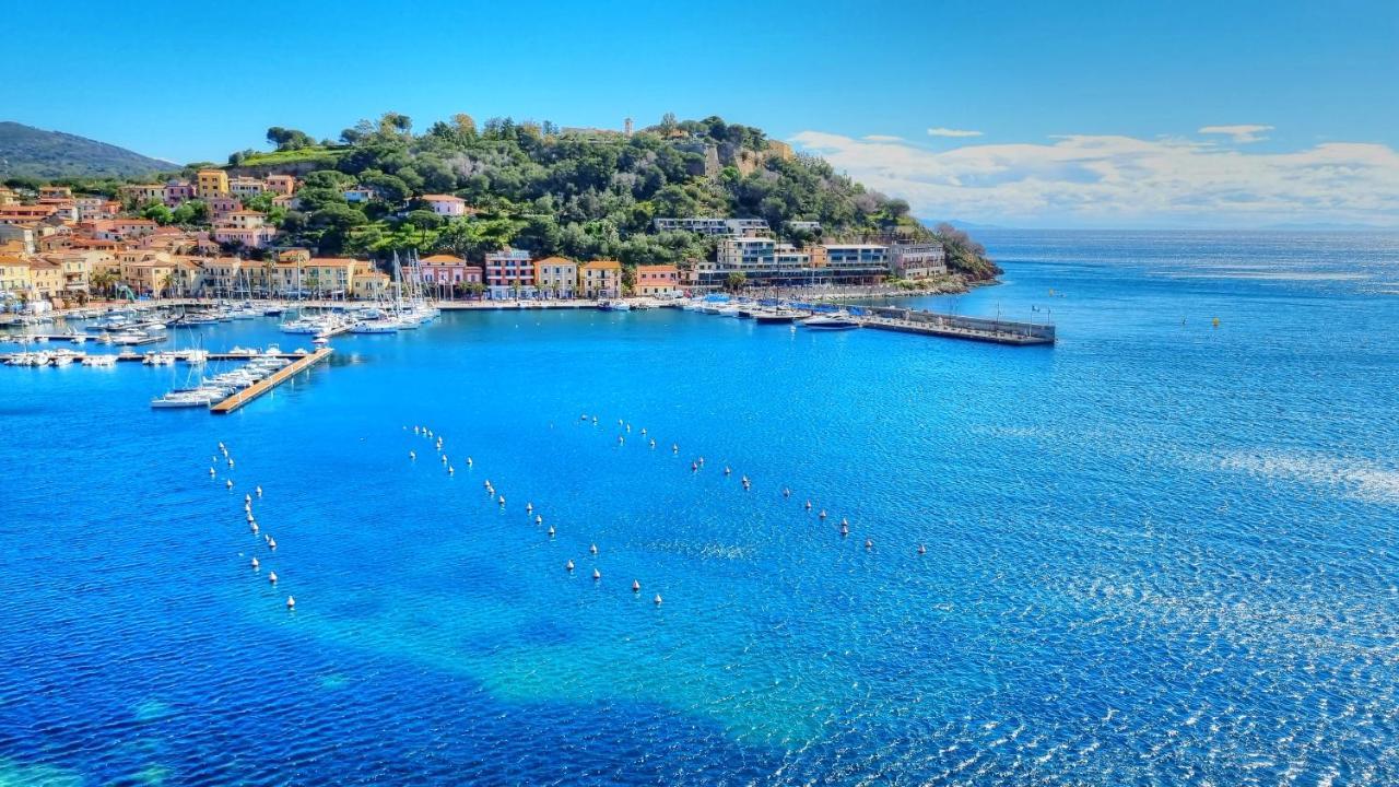 Hotel Plaza Porto Azzurro Extérieur photo