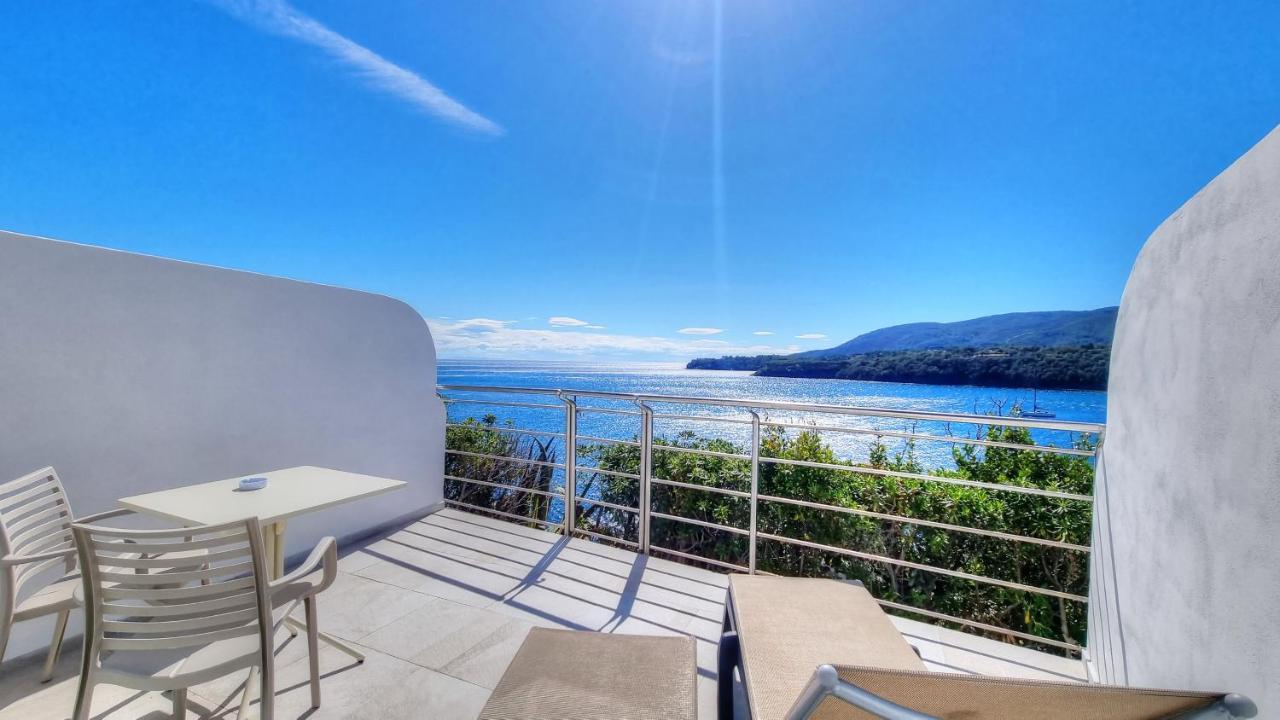 Hotel Plaza Porto Azzurro Extérieur photo