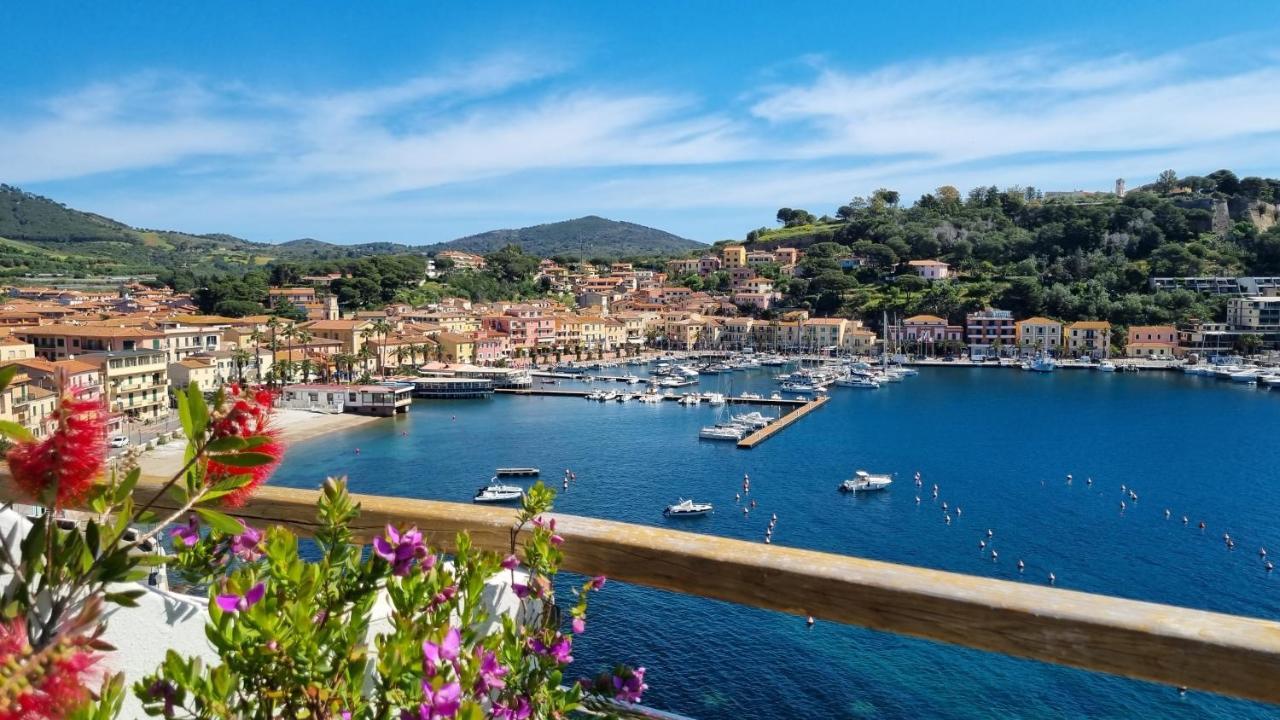 Hotel Plaza Porto Azzurro Extérieur photo