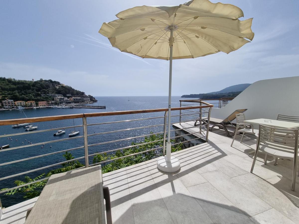 Hotel Plaza Porto Azzurro Extérieur photo