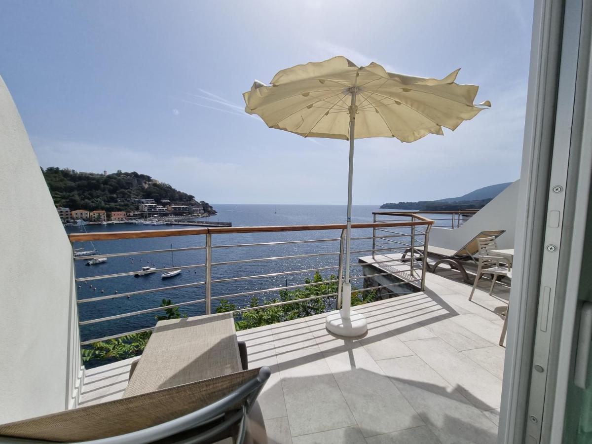 Hotel Plaza Porto Azzurro Extérieur photo