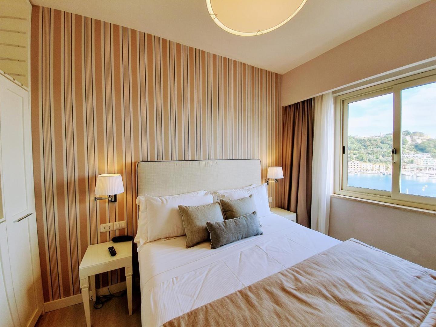Hotel Plaza Porto Azzurro Chambre photo