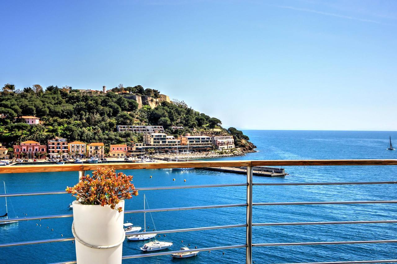 Hotel Plaza Porto Azzurro Extérieur photo