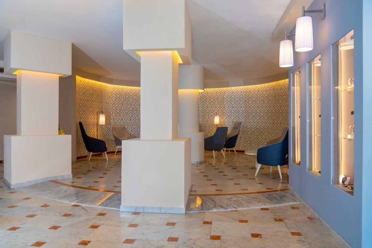 Hotel Plaza Porto Azzurro Extérieur photo